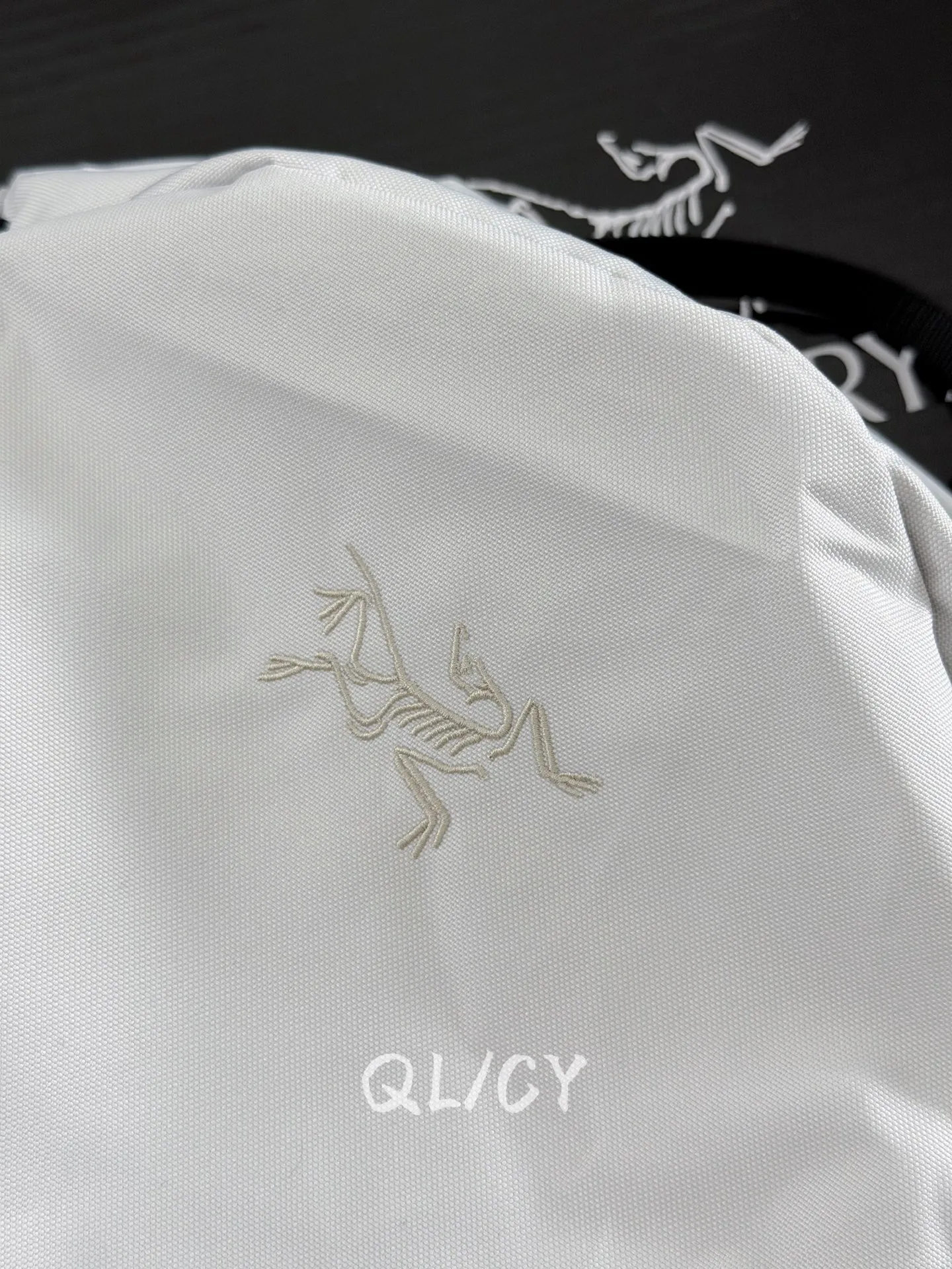 k 22 Arcteryx Mantis 16L Lightweight Same Style （ ） New Arrival 16 ！！！ ，YKK ， ， ！ ！ ！ 。 ！ ！ ：Black ：45*26*21.7